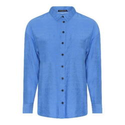 Skjorte i klar blå farve.