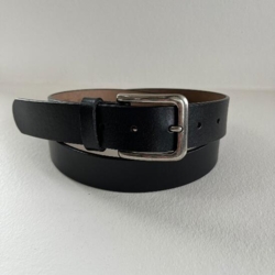 Sort klassisk læderbælte fra Three M