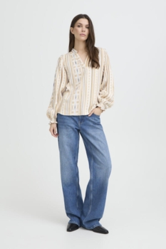 Lys skjortebluse fra Pulz jeans