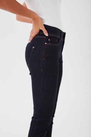 Mørkeblå jeans model Suzy