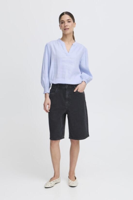 Lyseblå skjortebluse fra Pulz jeans