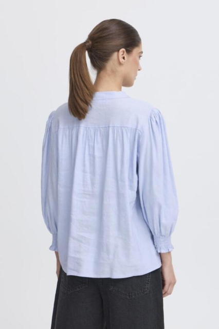 Lyseblå skjortebluse fra Pulz jeans