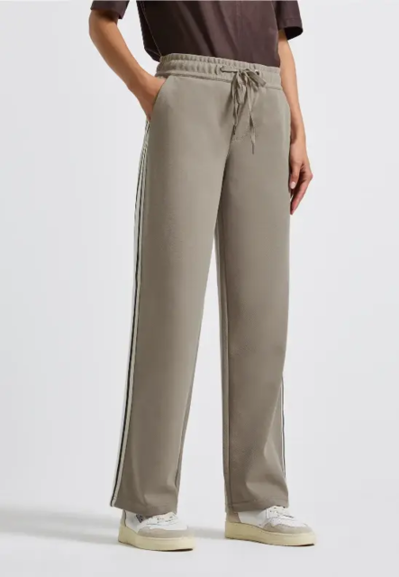 Sandfarvede jerseybukser med gallon