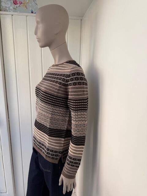 Mansted uldbluse i  grå nuancer