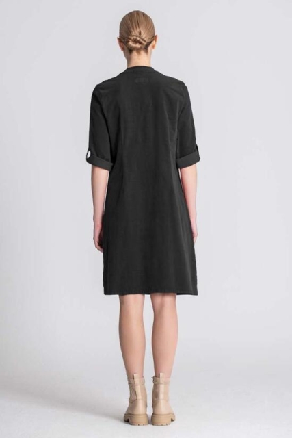 Sort fløjlskjole fra Bessie