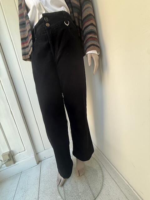 Sorte fløjlsbukser med vidde