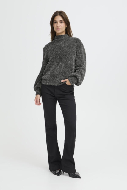 Bluse med sølvfarvede nister