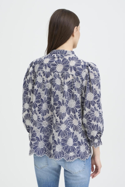 Skjortebluse navy med hvidt broderi