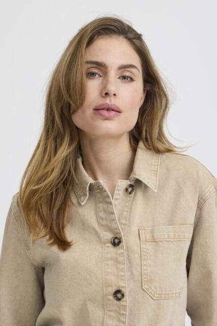 Sand farvet Pulzjeans  jakke i denim