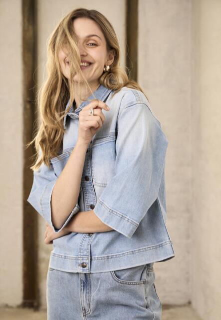 Lyseblå denimjakke fra Pulzjeans