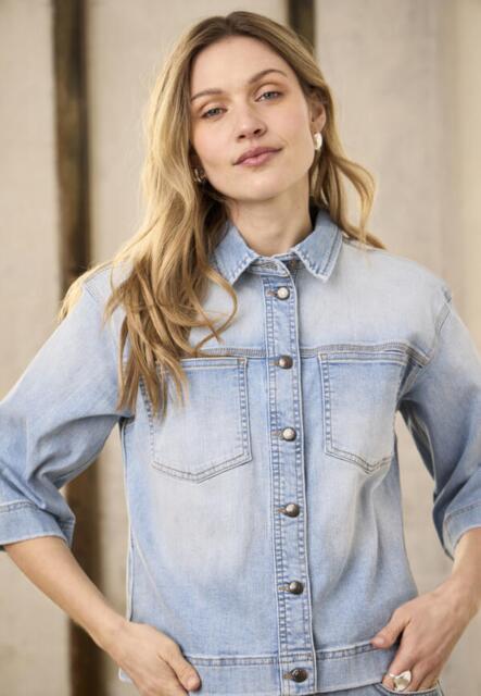 Lyseblå denimjakke fra Pulzjeans