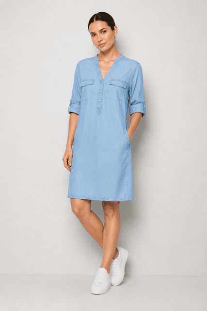 Lyseblå denimkjole fra Bessie