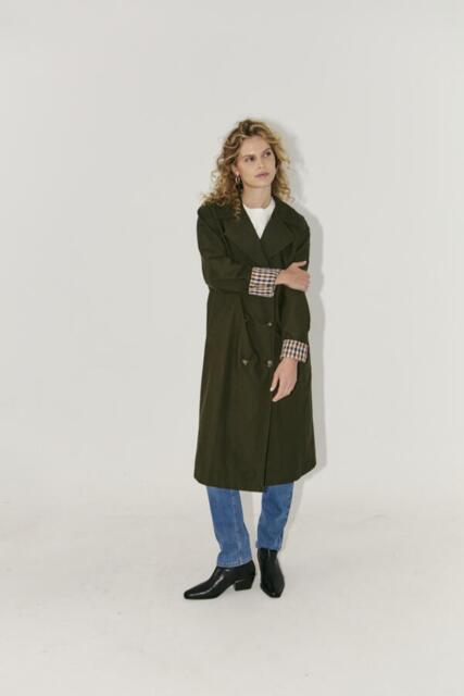 Olivengrøn Trenchcoat fra Pulz Jeans