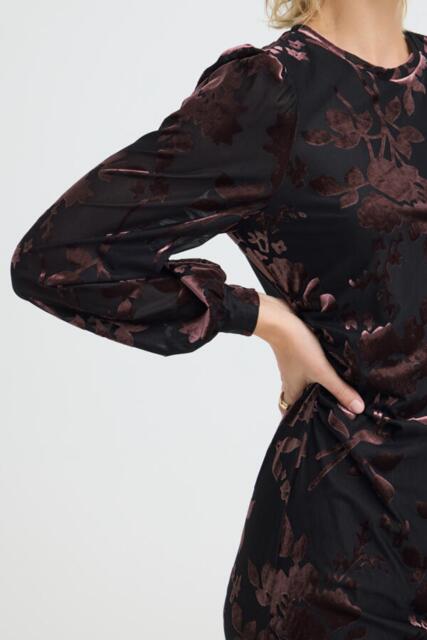 Sort festkjole med print fra Pulzjeans