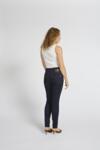Mørkeblå jeans model Suzy