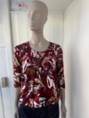 Bluse med elastisk kant i bordeaux med print