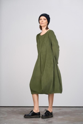 Olivengrøn fløjlskjole fra Gr Nature