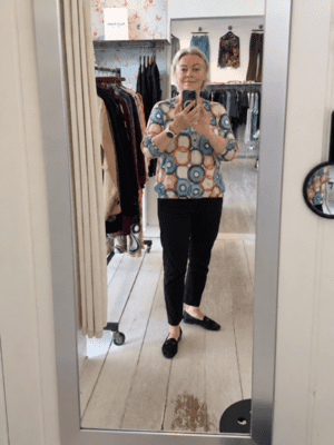 Bluse med elastik fra Mongul